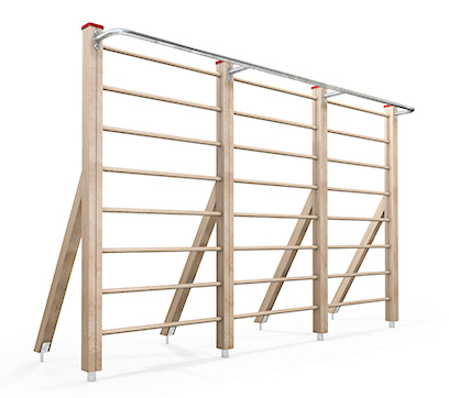 Sprossenwand mit 3 Leitern